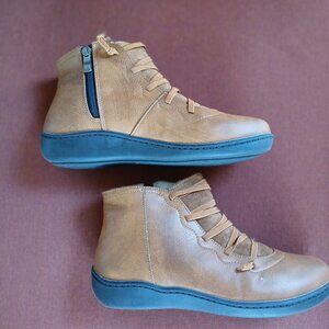 Women's Ankle Booties (like new!)DUOYANGJIASHA